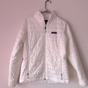 Patagonia Women’s nano puff jacket white